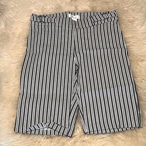 89th & Madison Black/ White Striped Shorts
